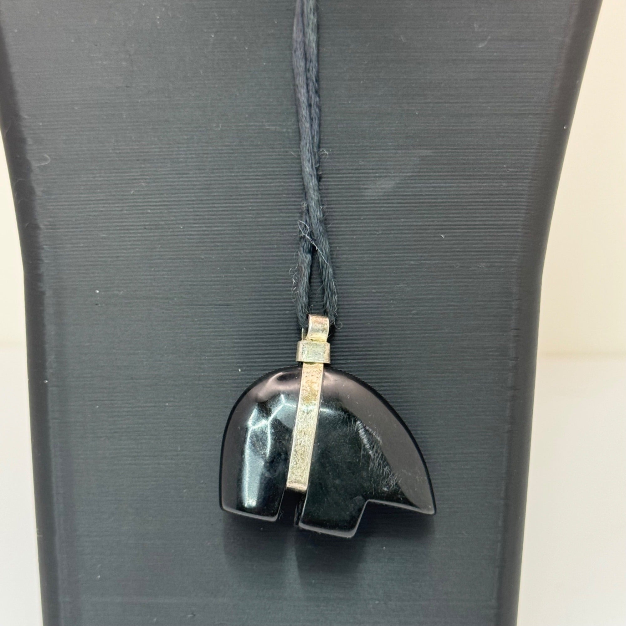 Vintage Carved Fetish Black Onyx Stone Bear Pendant Necklace Silver On Cord 1.5"
