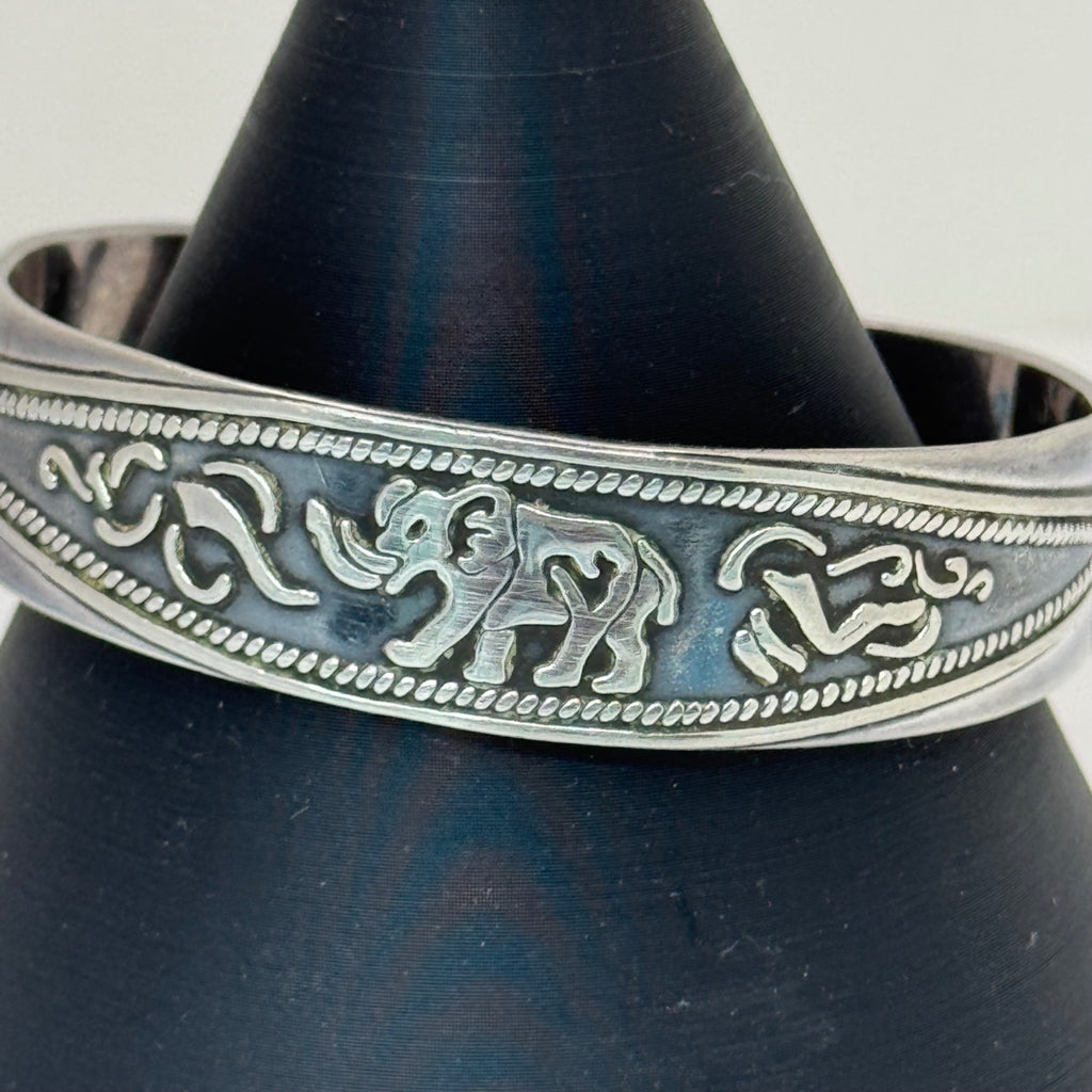 Sterling Silver Elephant Cuff Bracelet Tribal Vtg 7" 29g Trunks Up Good Luck 925