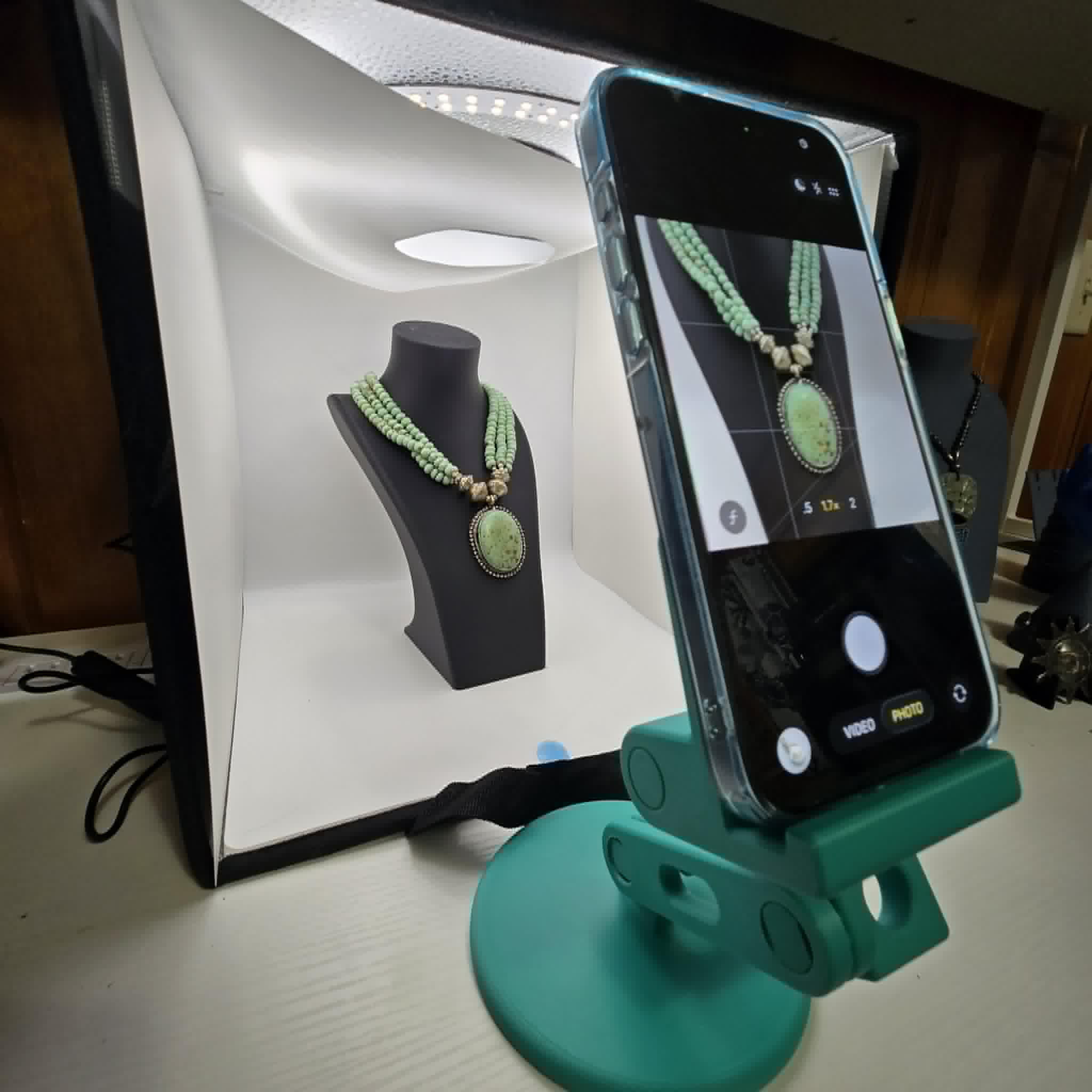 3d Printed Phone Holder for Jewelry Photography or Live Shows / Sales