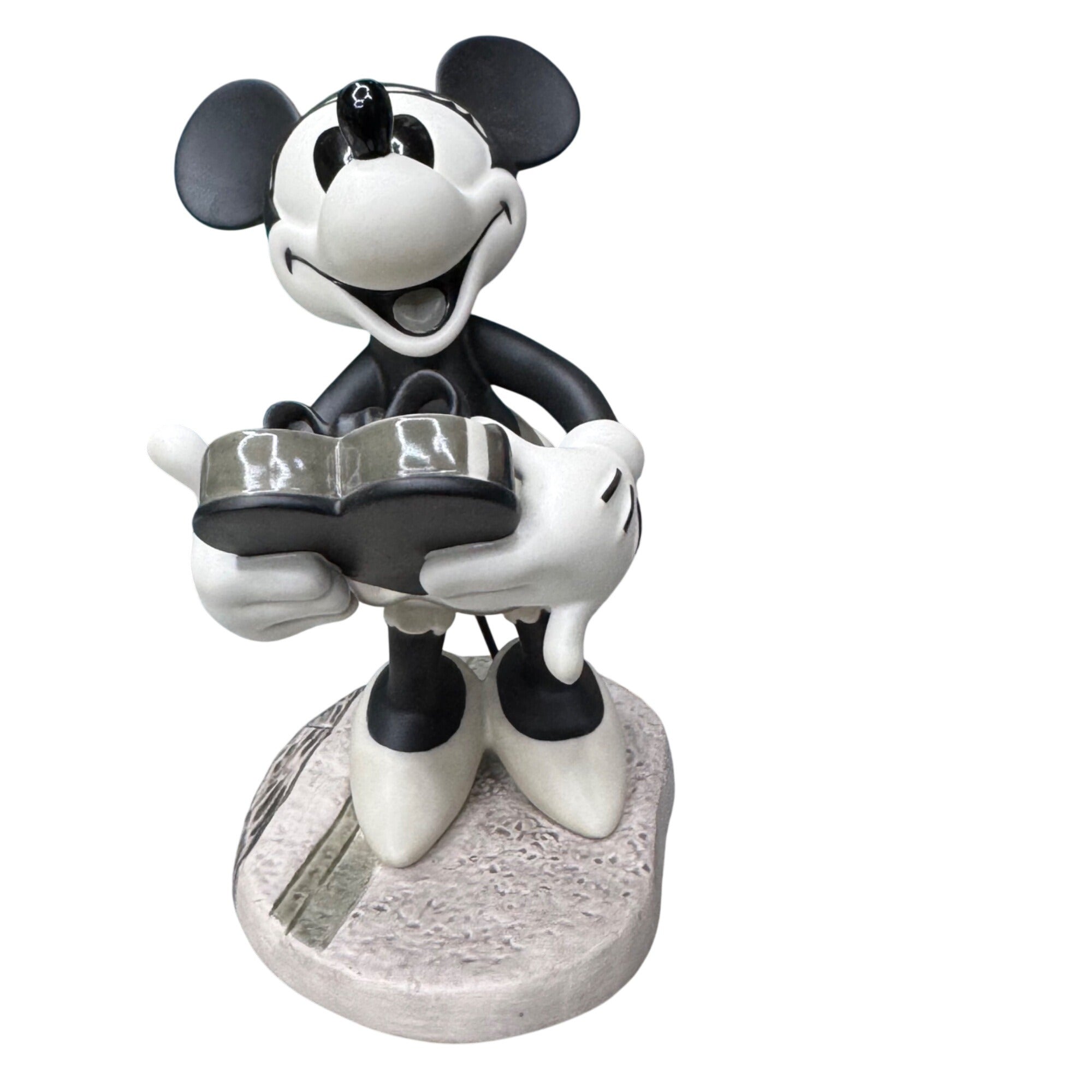 WDCC Walt Disney  Minnie Mouse Figurine Oh Its Swell! Puppy Love Box & COA 5.5"
