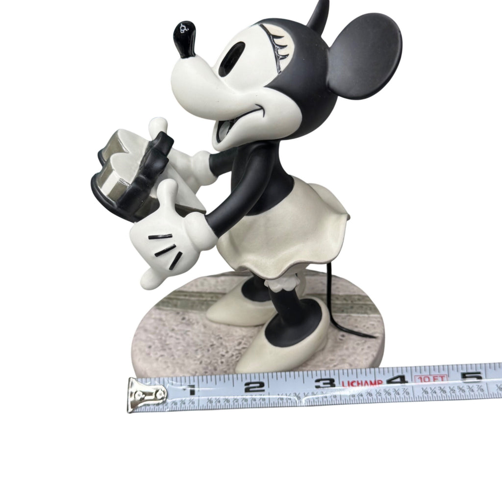 WDCC Walt Disney  Minnie Mouse Figurine Oh Its Swell! Puppy Love Box & COA 5.5"