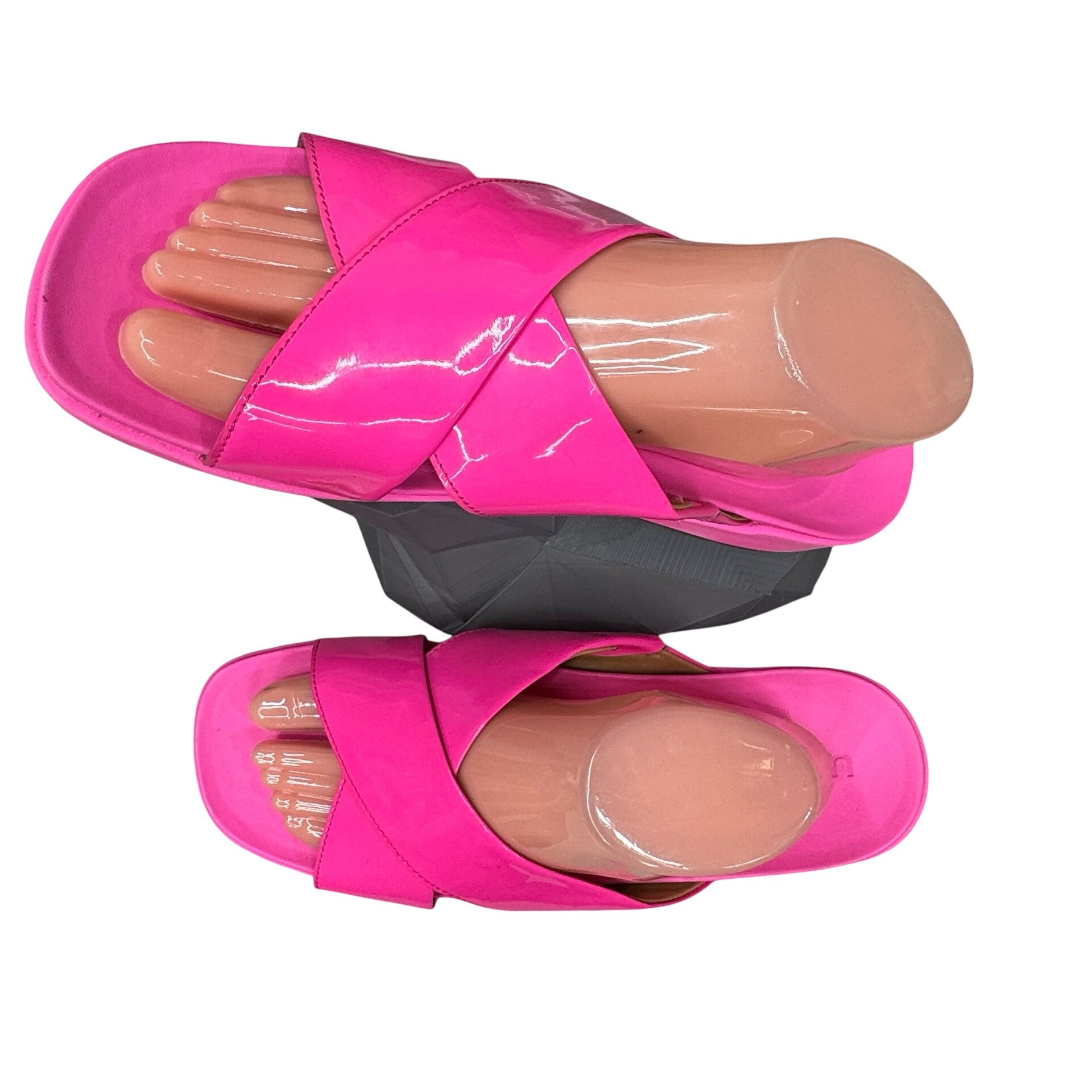 UGG Pink Patent Leather Slide Sandals Size 12 Womens Pool Beach Y2K Cruise NEW