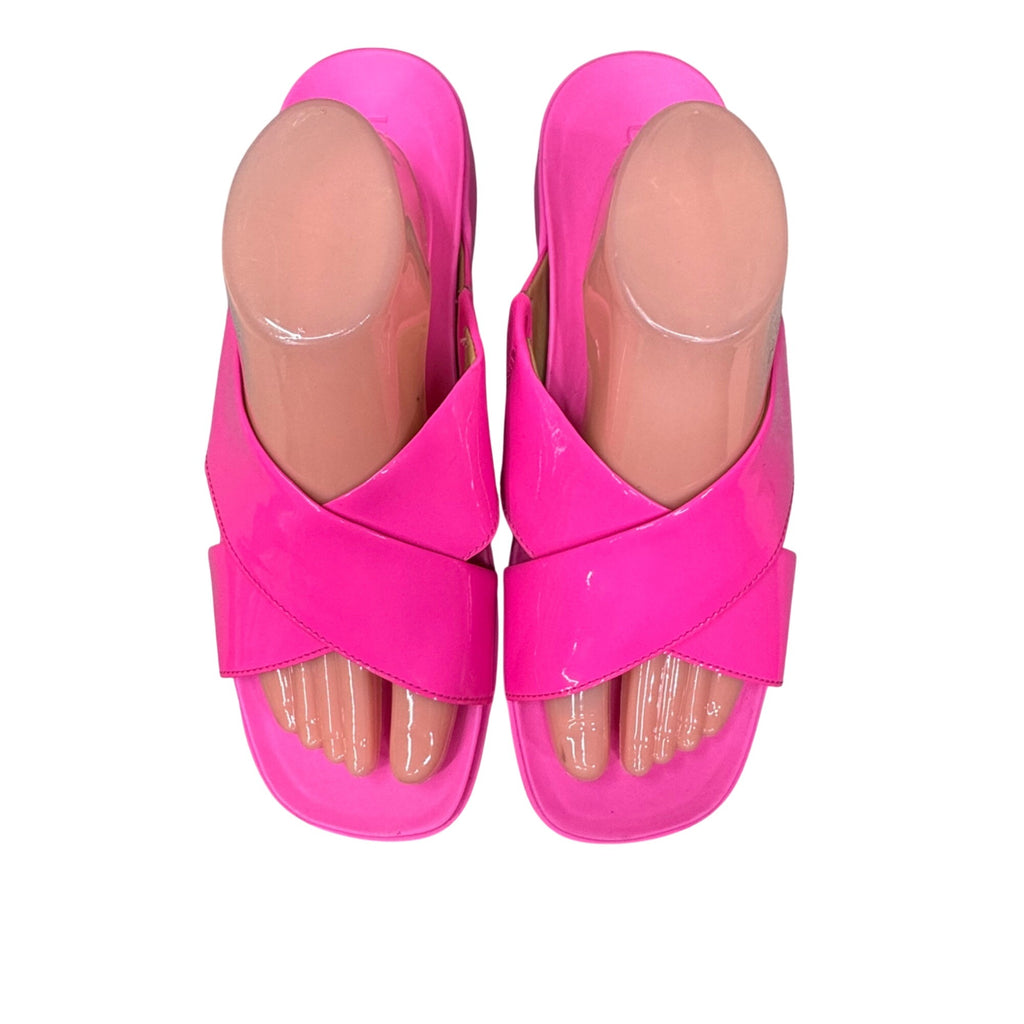 UGG Pink Patent Leather Slide Sandals Size 12 Womens Pool Beach Y2K Cruise NEW
