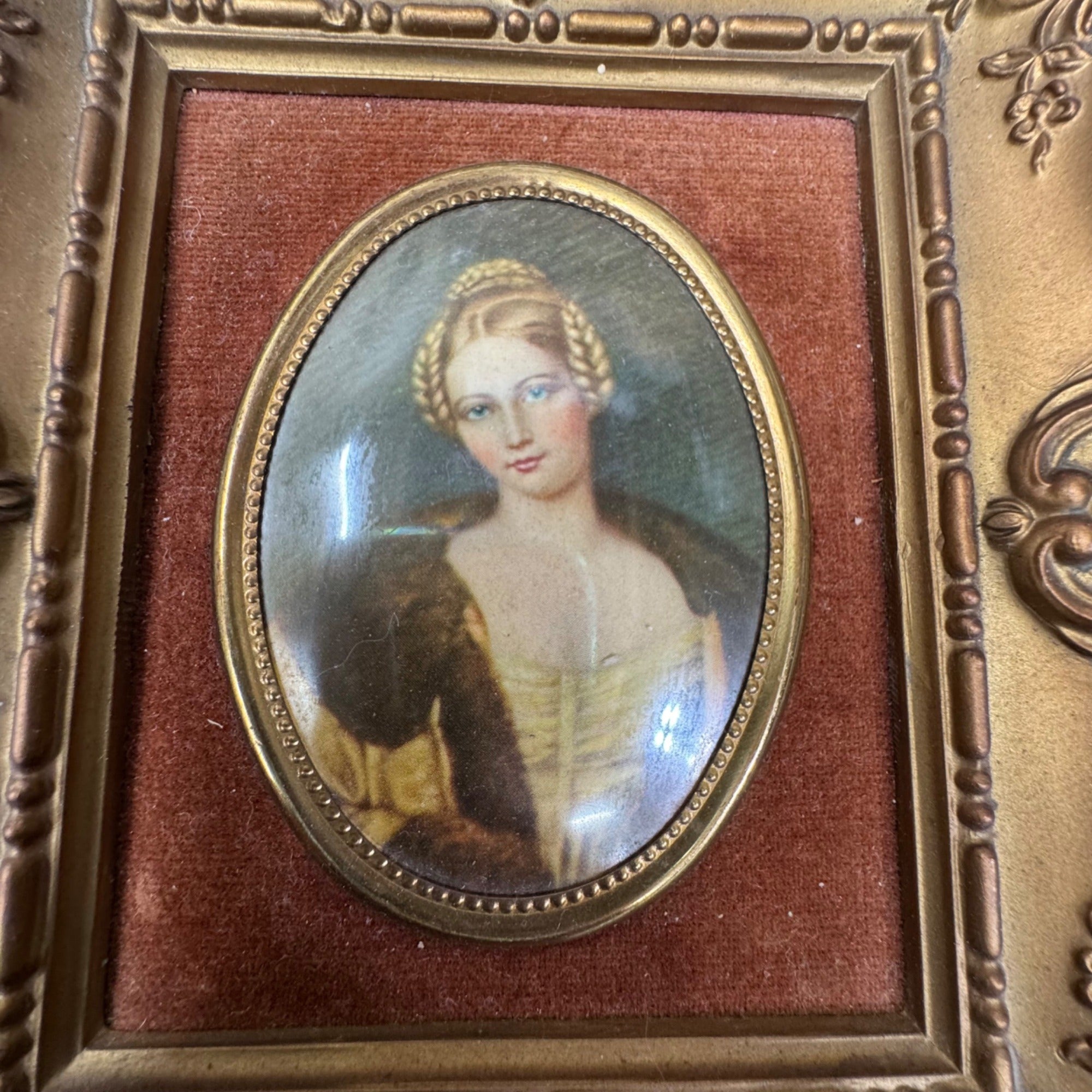 Cameo Creations Framed PortraitsVintage Lot Set Of 3  Ornate Gold Frames Oval