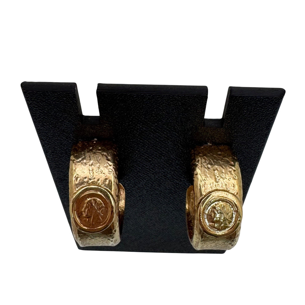 Raffiné Vintage 1980s Textured Coin Medallion Hoop Clip On Earrings Gold Plated