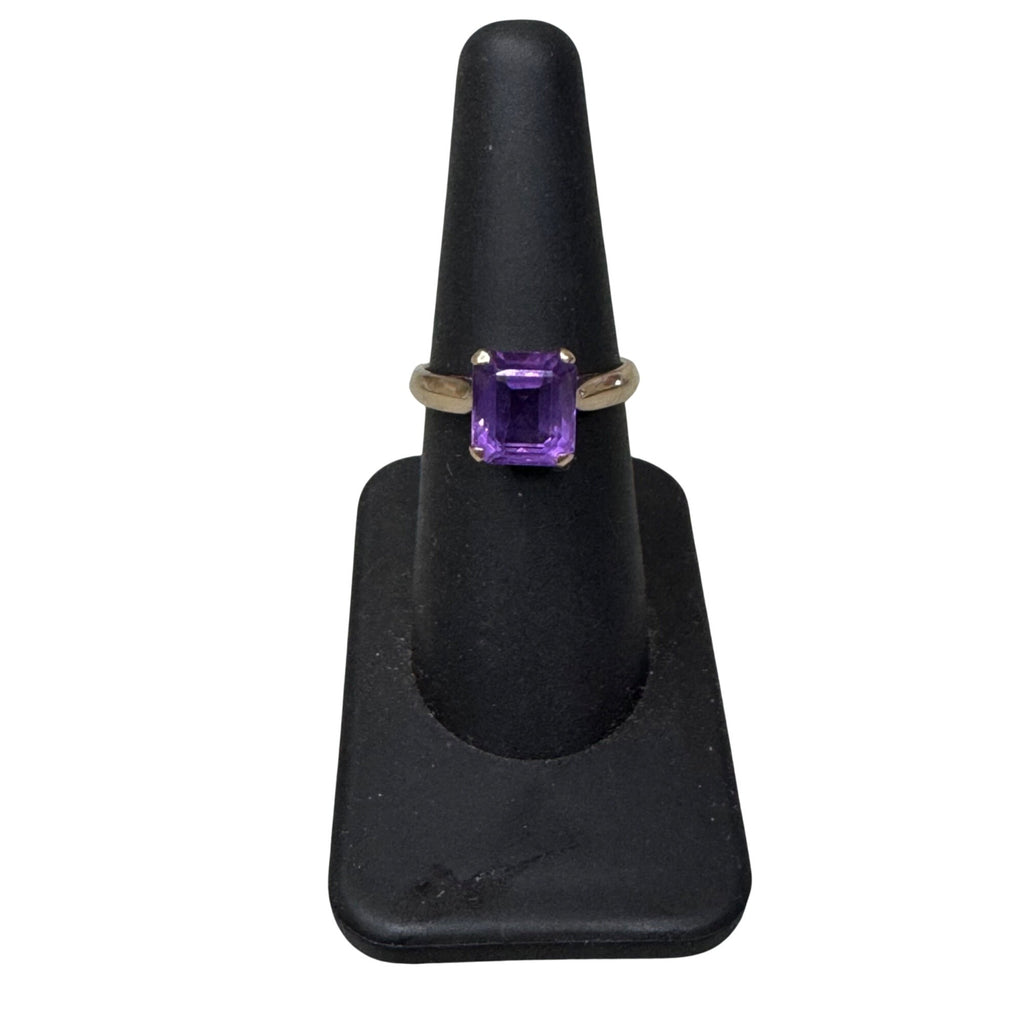 Vintage 18K Gold Ring Emerald-Cut Amethyst Gemstone Elegant Jewelry Size 6.75