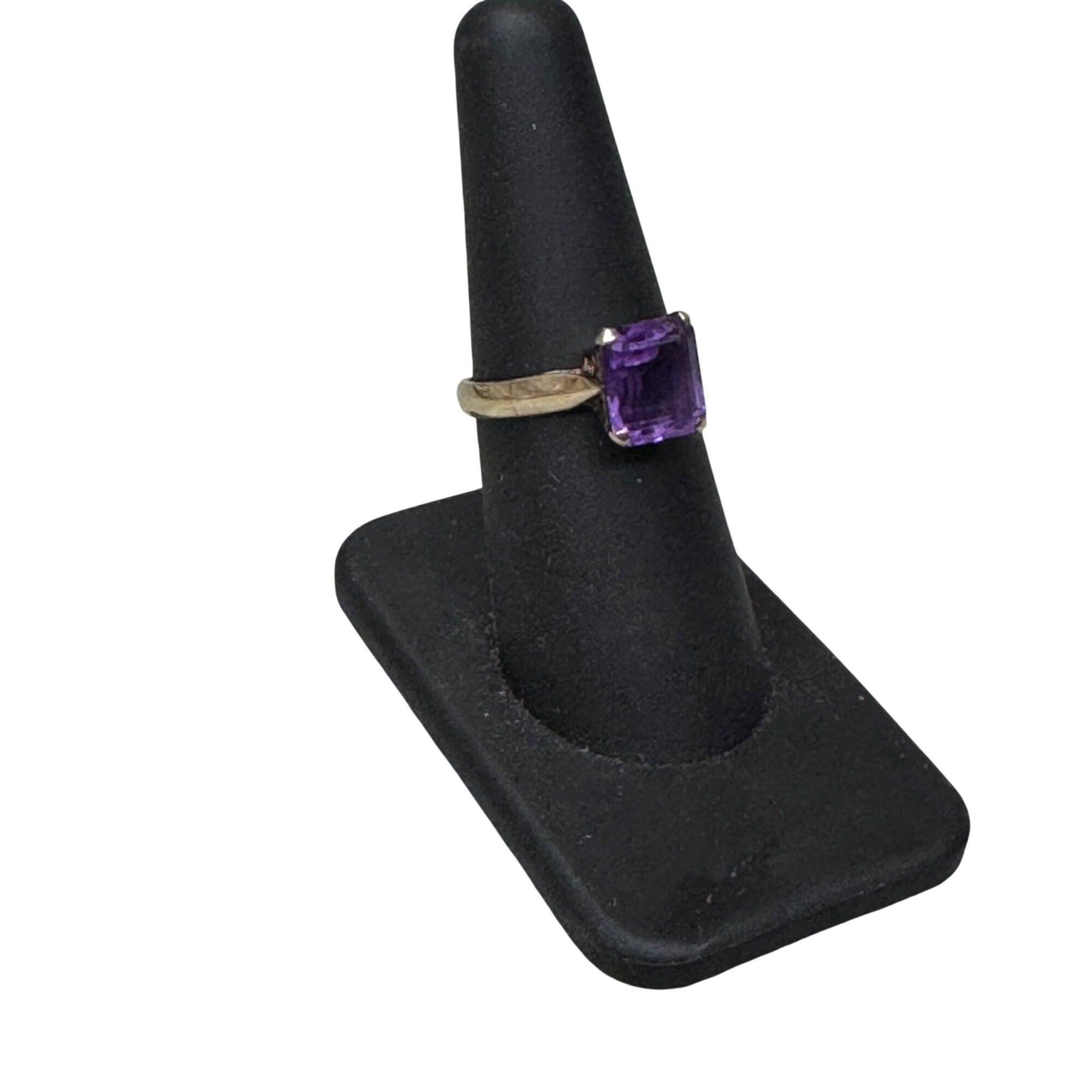 Vintage 18K Gold Ring Emerald-Cut Amethyst Gemstone Elegant Jewelry Size 6.75