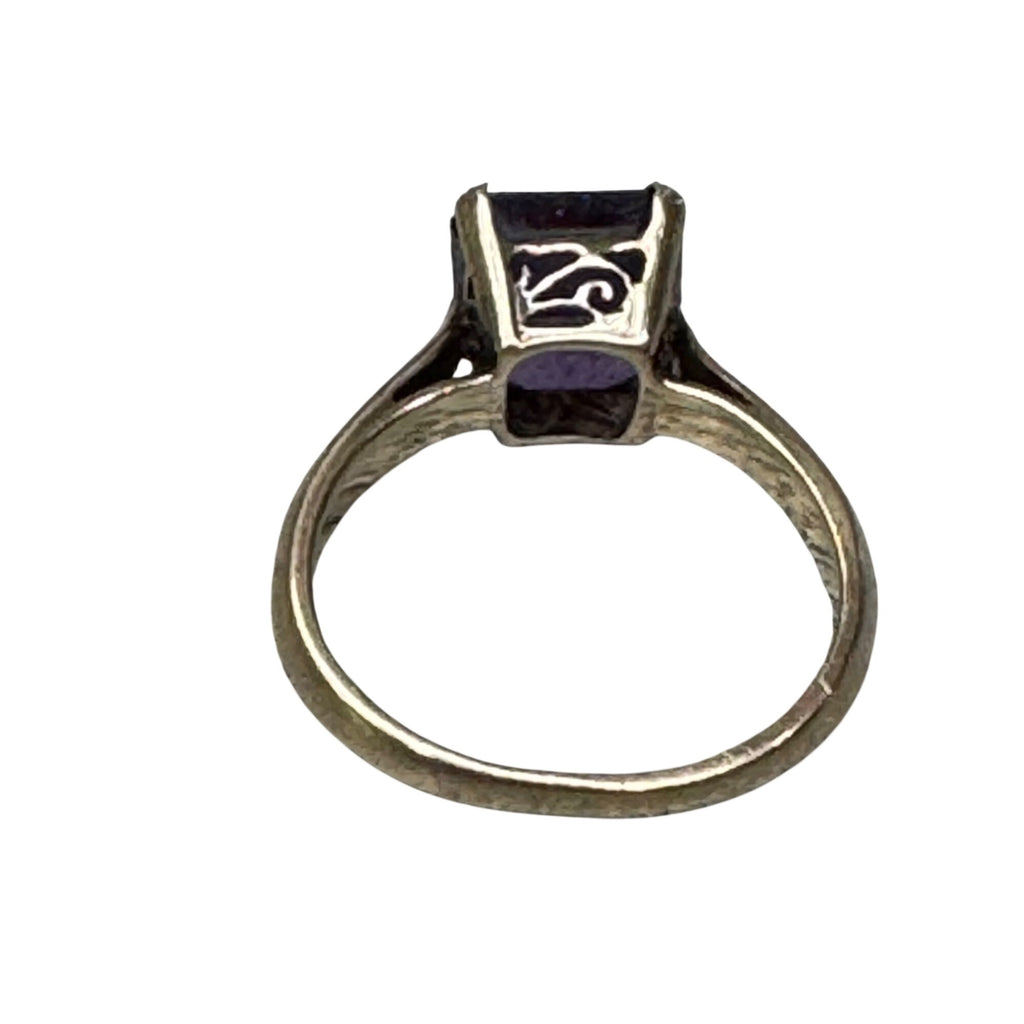 Vintage 18K Gold Ring Emerald-Cut Amethyst Gemstone Elegant Jewelry Size 6.75