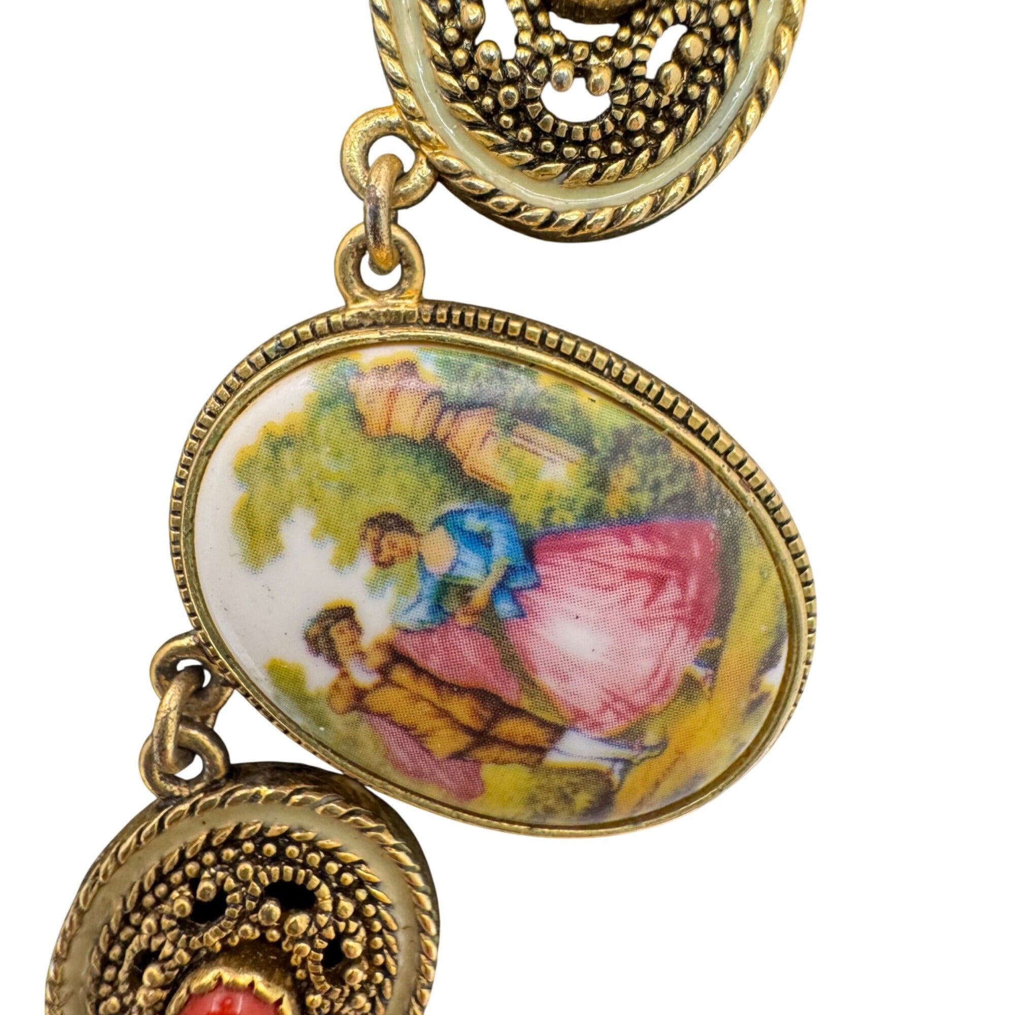 Joan Rivers Antique Gold Tone Cameo Necklace 16” Courting Couple Coral Beads