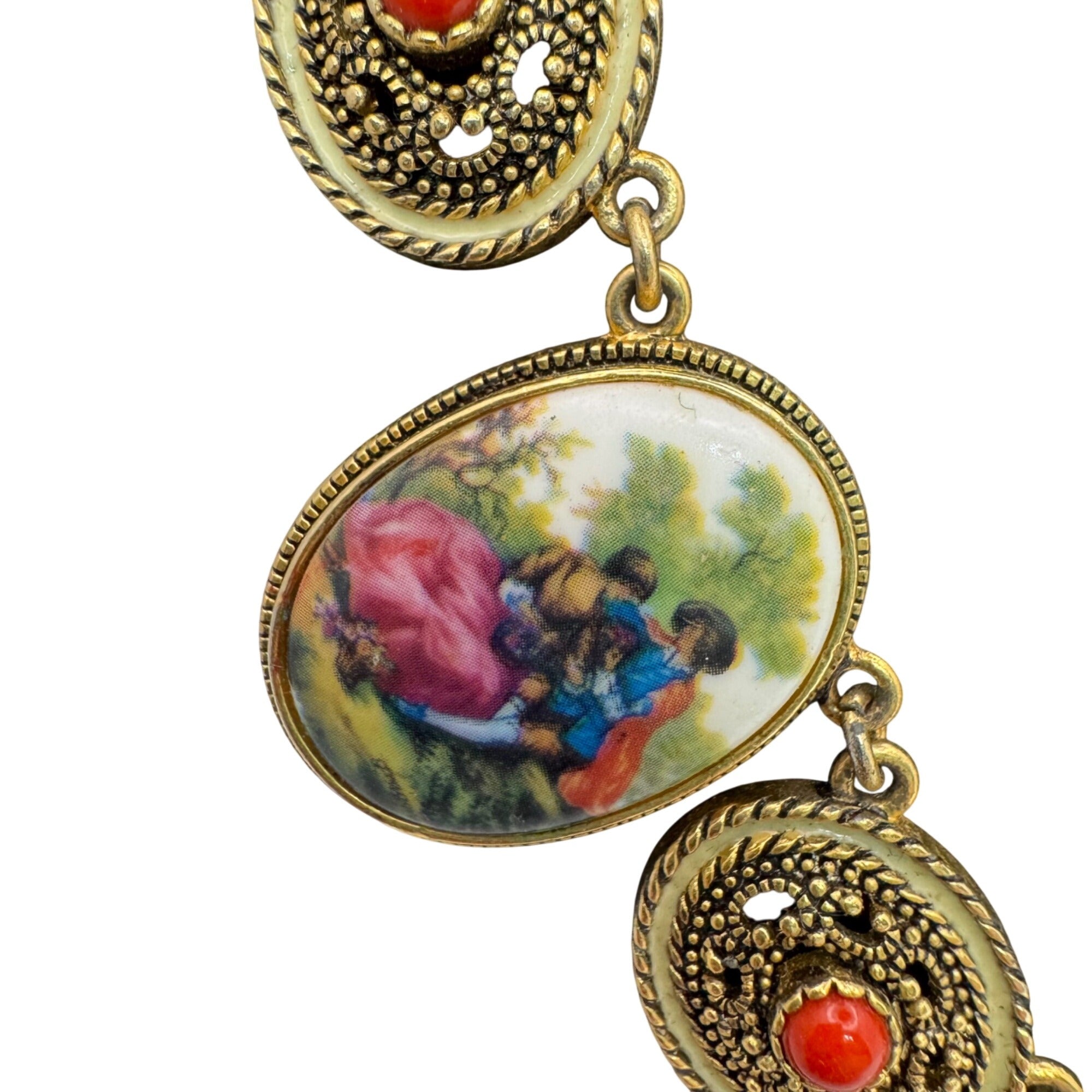 Joan Rivers Antique Gold Tone Cameo Necklace 16” Courting Couple Coral Beads