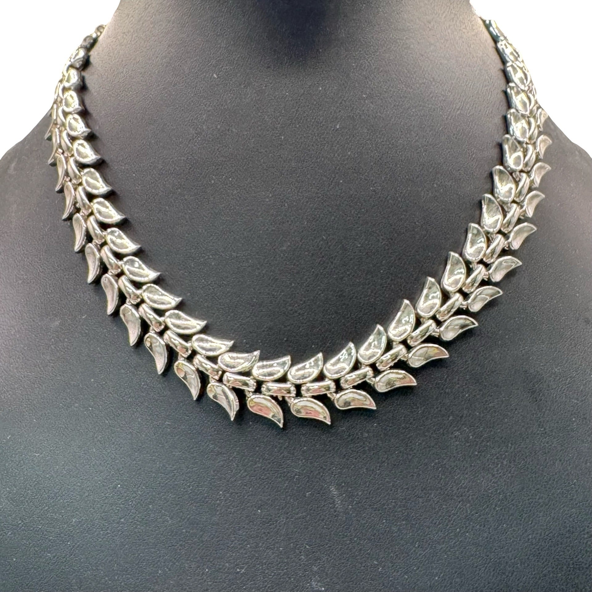 Trifari Silver-Tone Vintage Leaf Serpent Motif Link Necklace 14" Art Deco Choker
