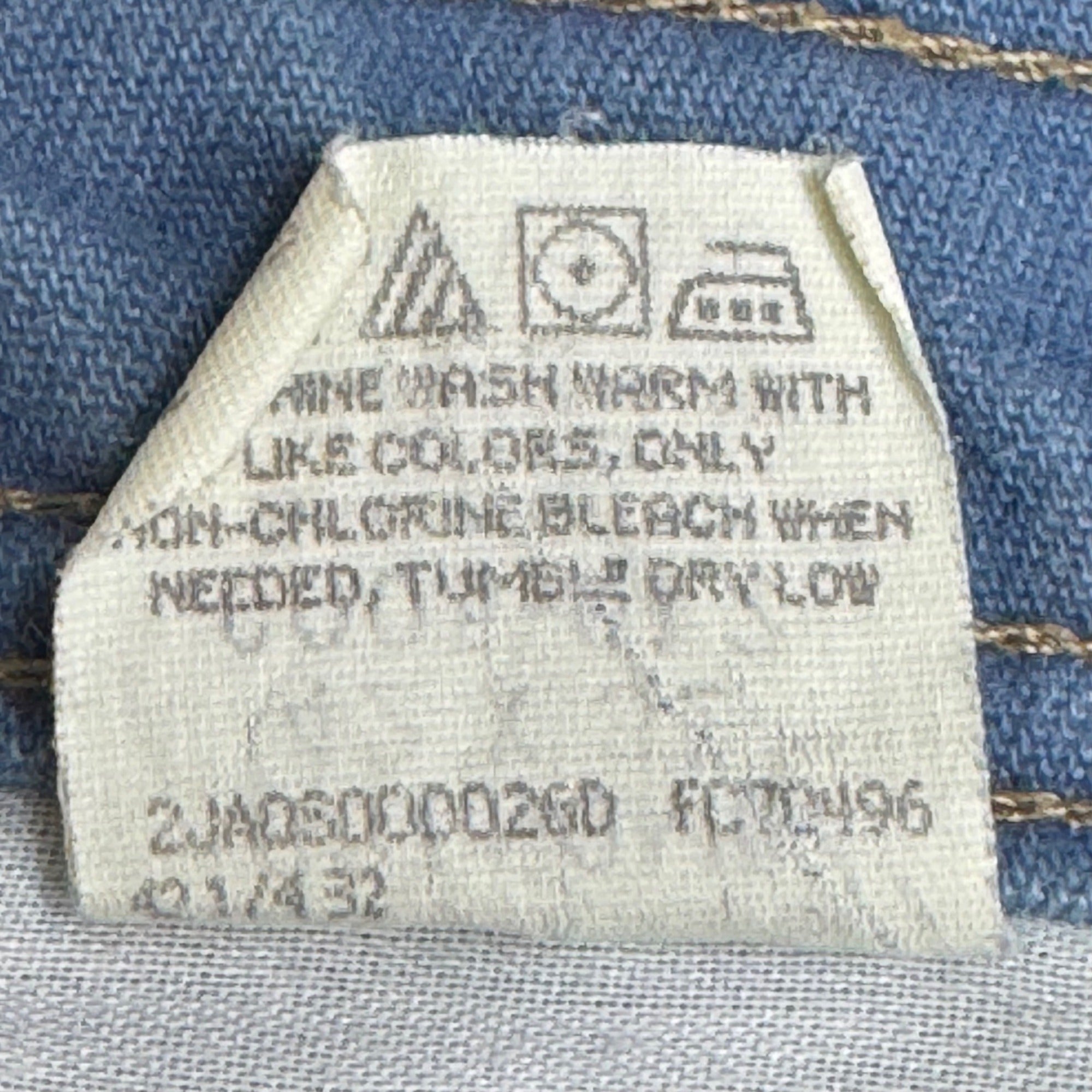 Comfort Action Sports Light Blue Denim Jeans Size 42x32 50% Cotton 50% Polyester