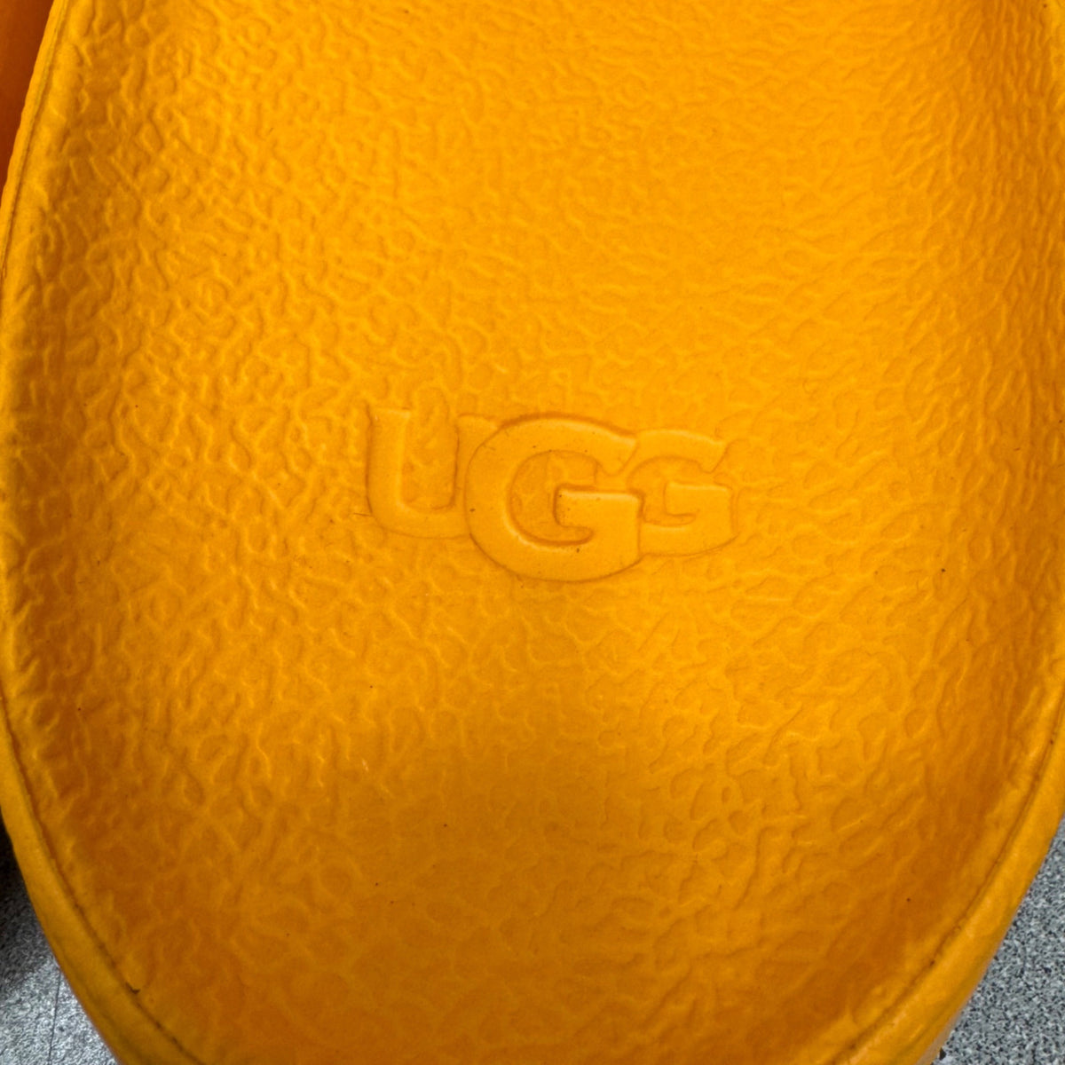 UGG Wilcox Yellow Logo Slides Sandals Lightweight Slip-On Casual Summer Size 12