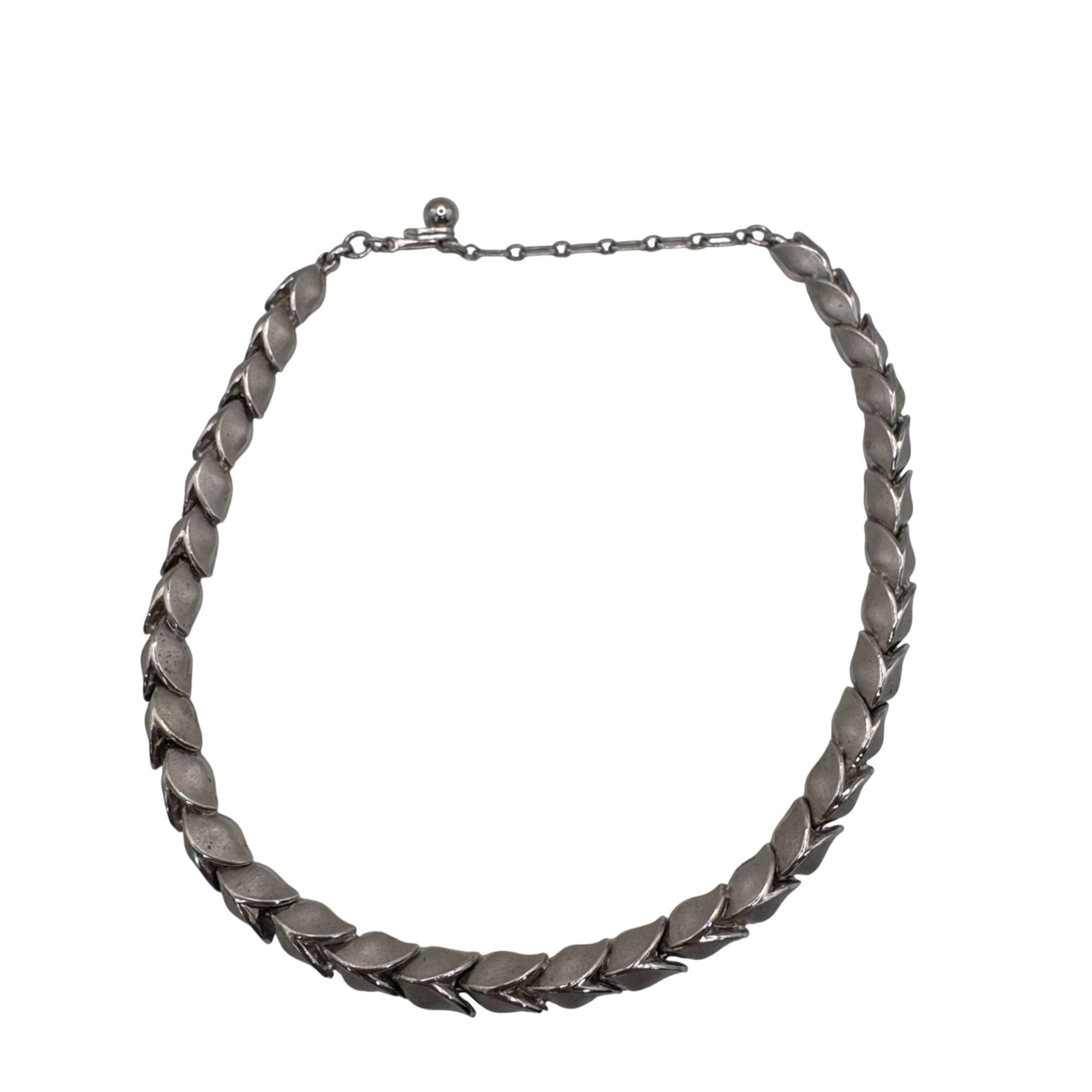 Vintage Trifari Silver-Tone Leaf Chain Necklace 15.5” Vining Leaves Classic