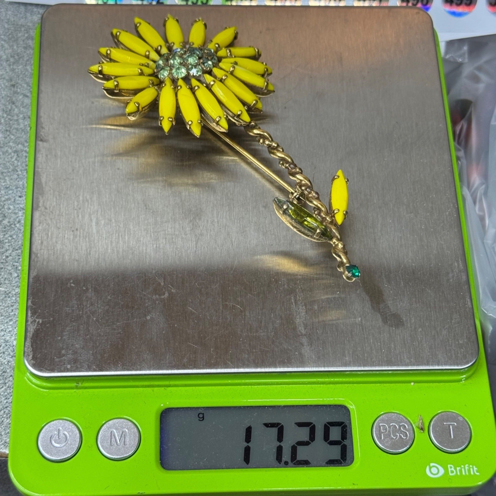 Vintage Weiss Yellow Poured Glass RARE Rhinestone Flower Daisy Brooch Pin 3.5”