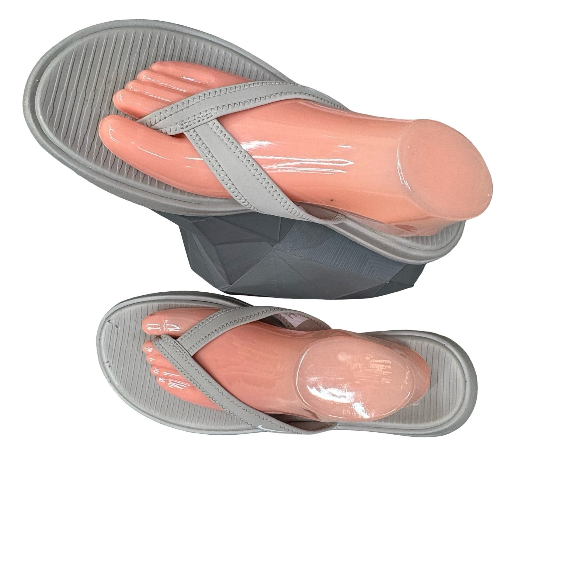 Nike Mens Comfort Flip Flops Size 12 Gray Lightweight Cushioned Sandals READ