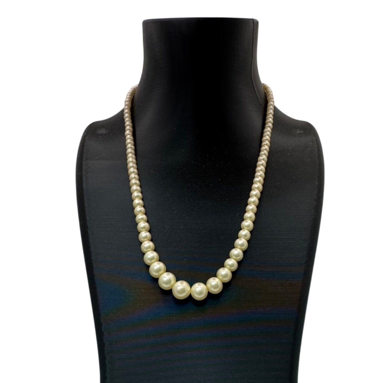 Vintage Faux Pearl Necklace Graduated Beads & Lobster Clasp Closure Estate 17"