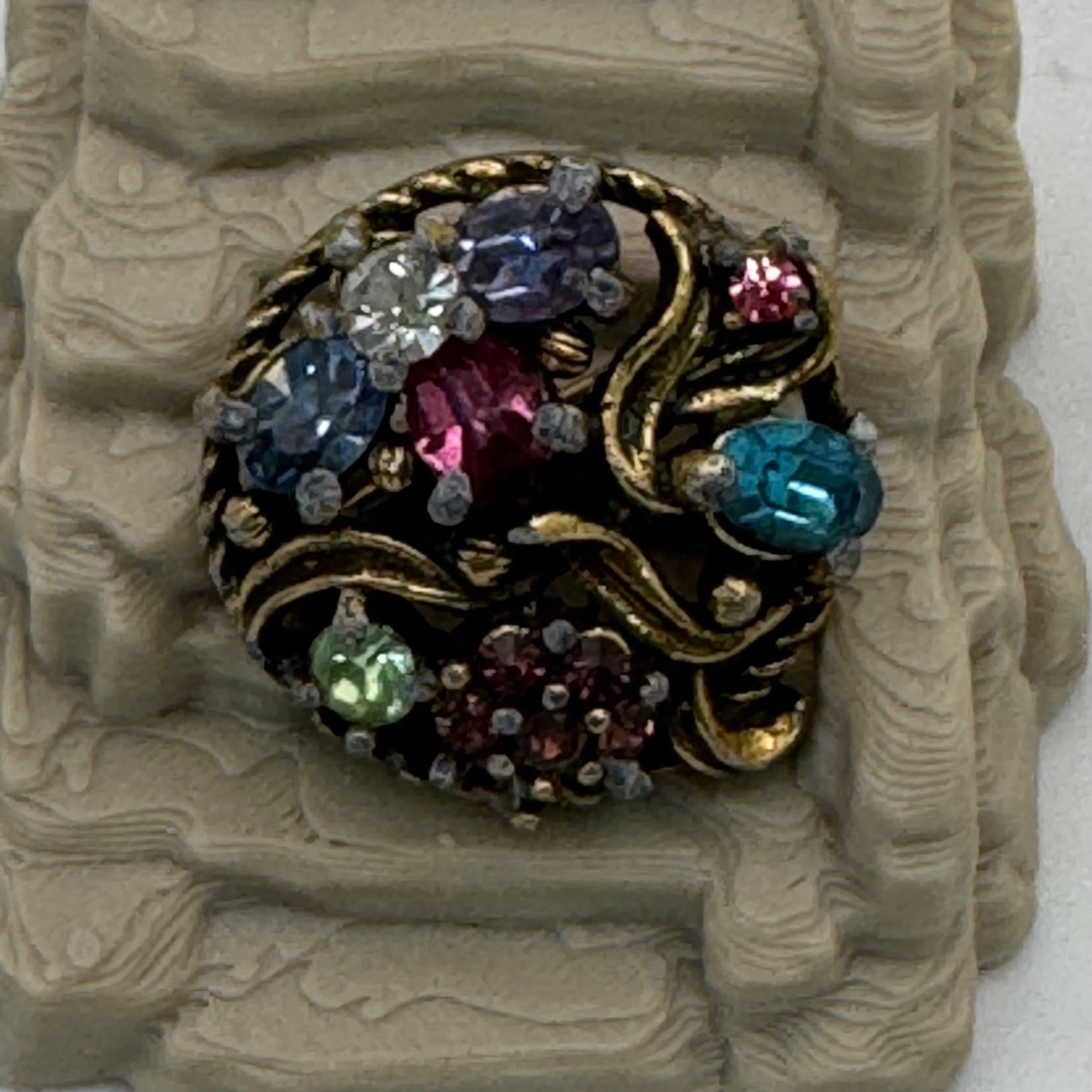 Hollycraft Brooch Multi-Color Rhinestones Round Filigree Design 7.4g 1" Vintage