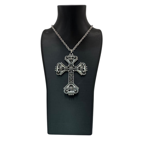 1974 Limited Ed Vintage Sarah Coventry Antique Silver Tone Cross Necklace Pearl