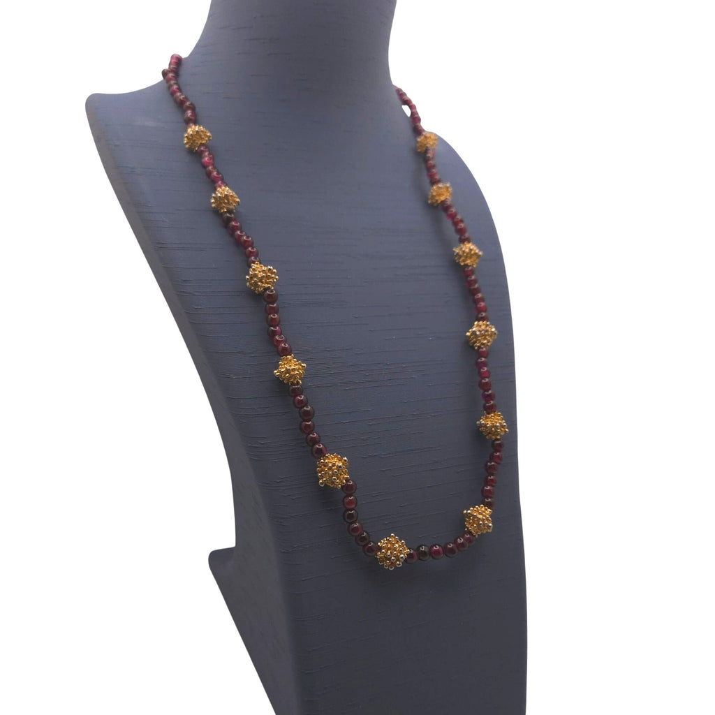 Vintage Garnet Beaded Gold-Tone Accent Beads  Floral Clasp Necklace Red 17"