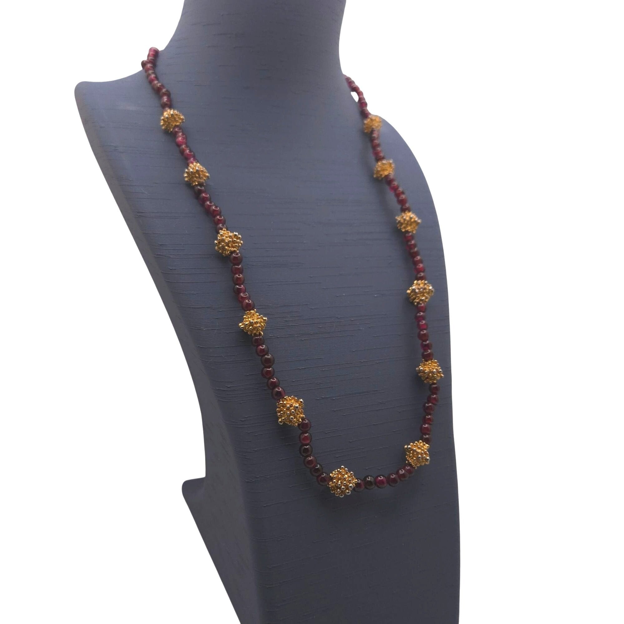 Vintage Garnet Beaded Gold-Tone Accent Beads  Floral Clasp Necklace Red 17"