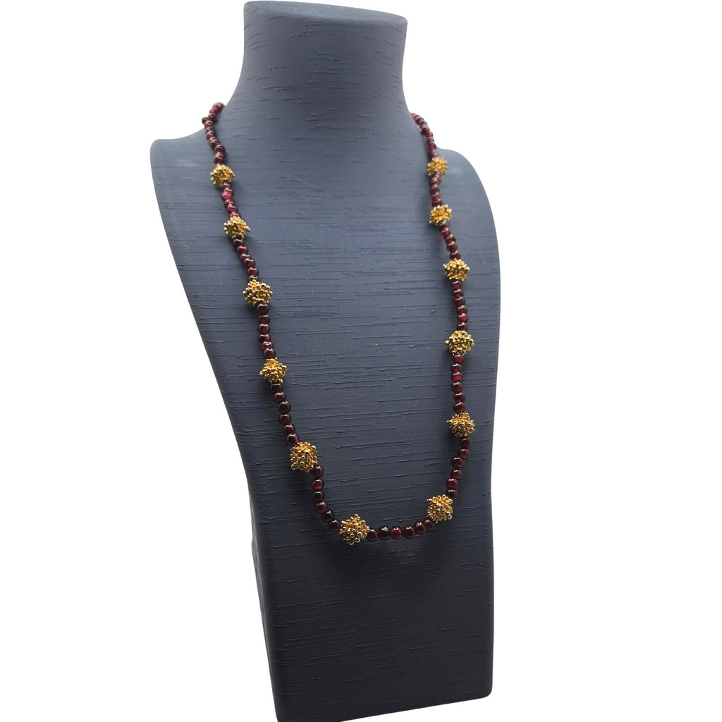 Vintage Garnet Beaded Gold-Tone Accent Beads  Floral Clasp Necklace Red 17"