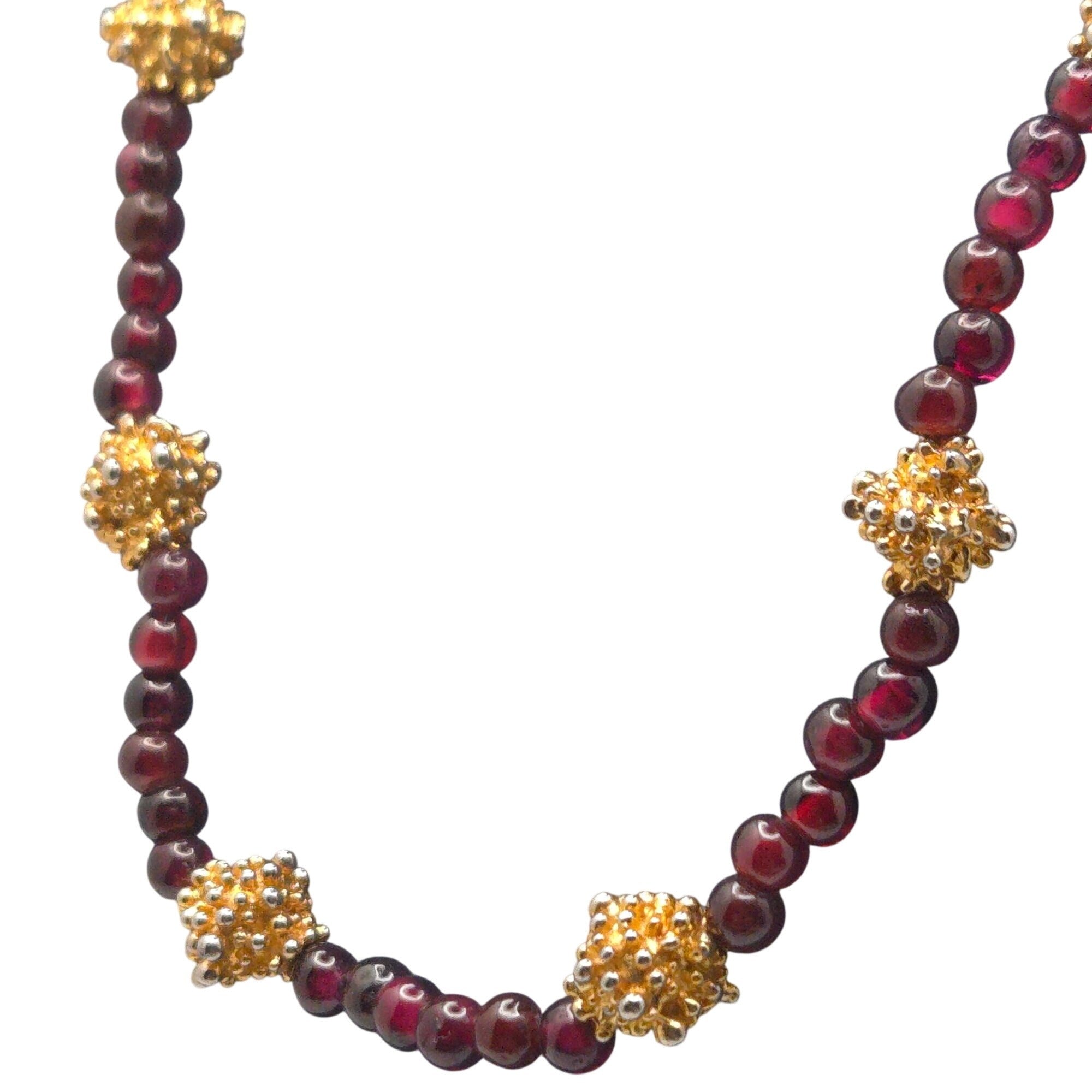 Vintage Garnet Beaded Gold-Tone Accent Beads  Floral Clasp Necklace Red 17"