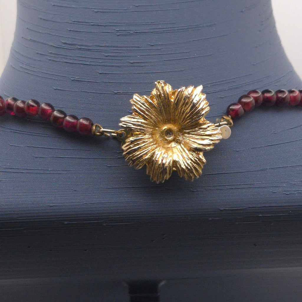 Vintage Garnet Beaded Gold-Tone Accent Beads  Floral Clasp Necklace Red 17"